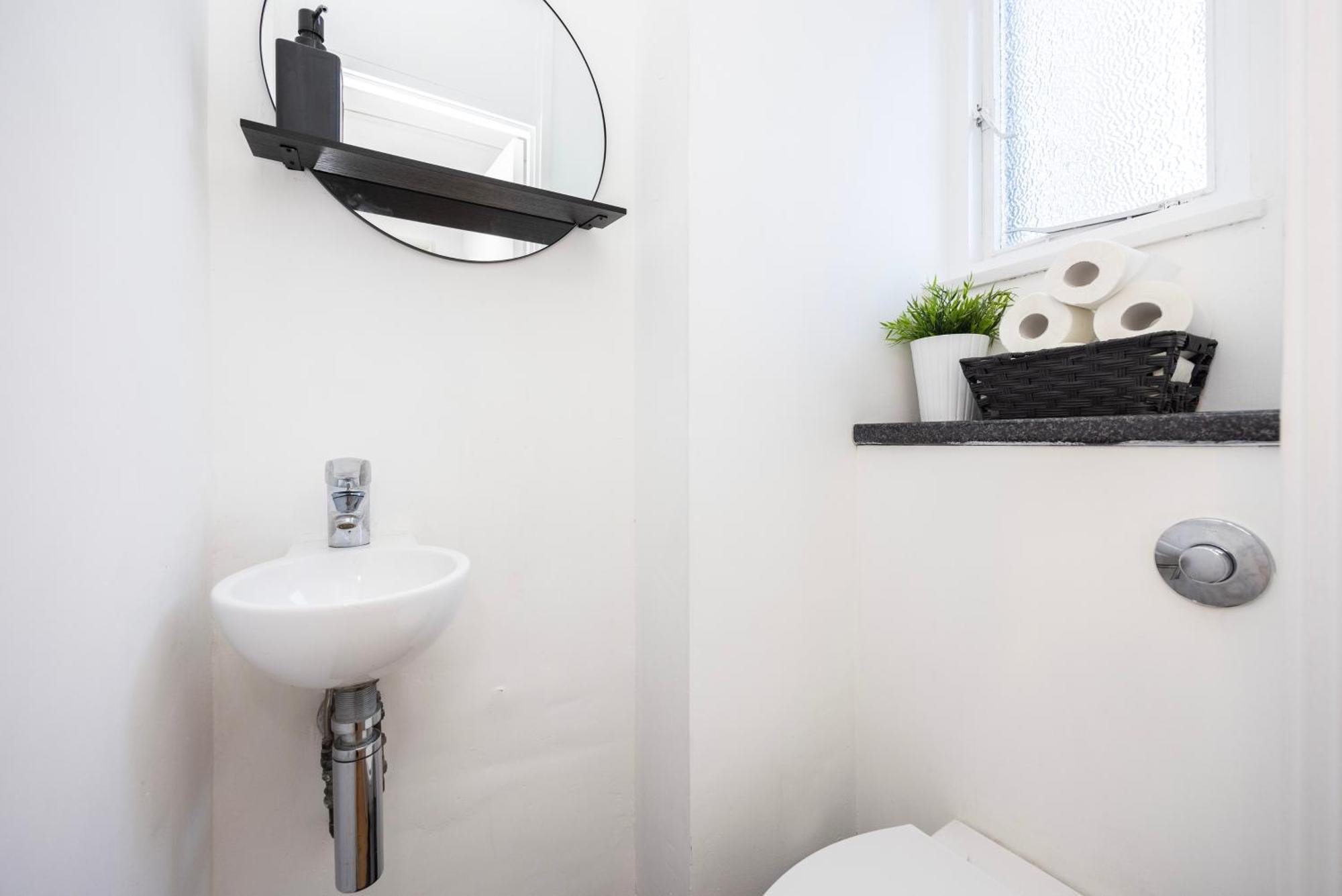 Trendy 4 Bed Apartment Near Vibrant Shoreditch W Balcony And Walking Distance To Tube لندن المظهر الخارجي الصورة