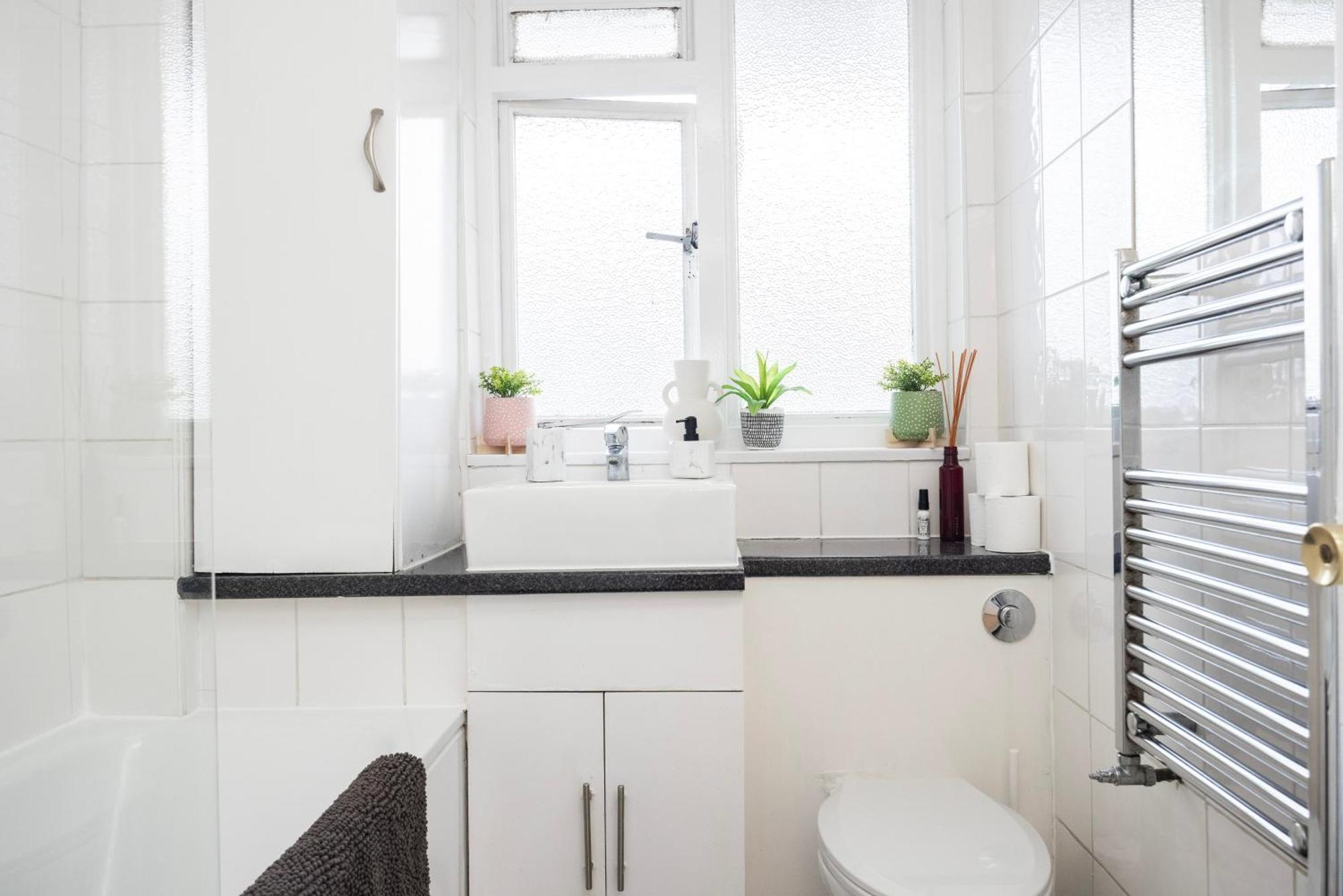 Trendy 4 Bed Apartment Near Vibrant Shoreditch W Balcony And Walking Distance To Tube لندن المظهر الخارجي الصورة
